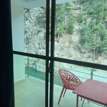 Hotel Birmingham Palace Kalam By Khan Familia Exterior foto