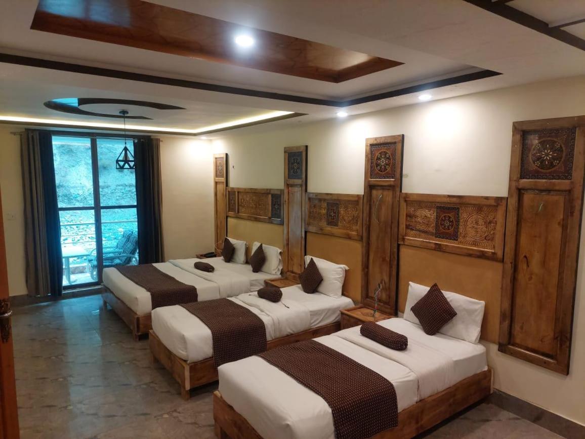 Hotel Birmingham Palace Kalam By Khan Familia Exterior foto