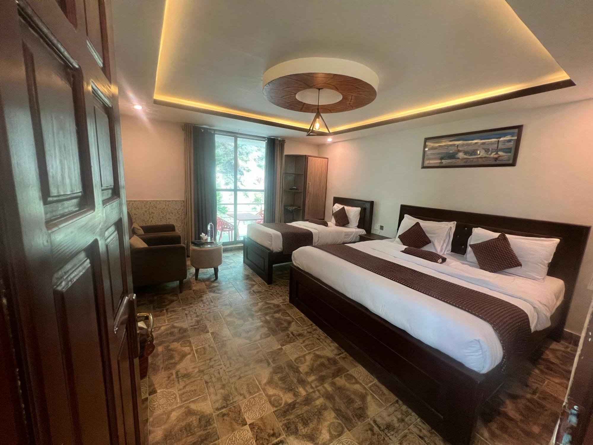 Hotel Birmingham Palace Kalam By Khan Familia Exterior foto