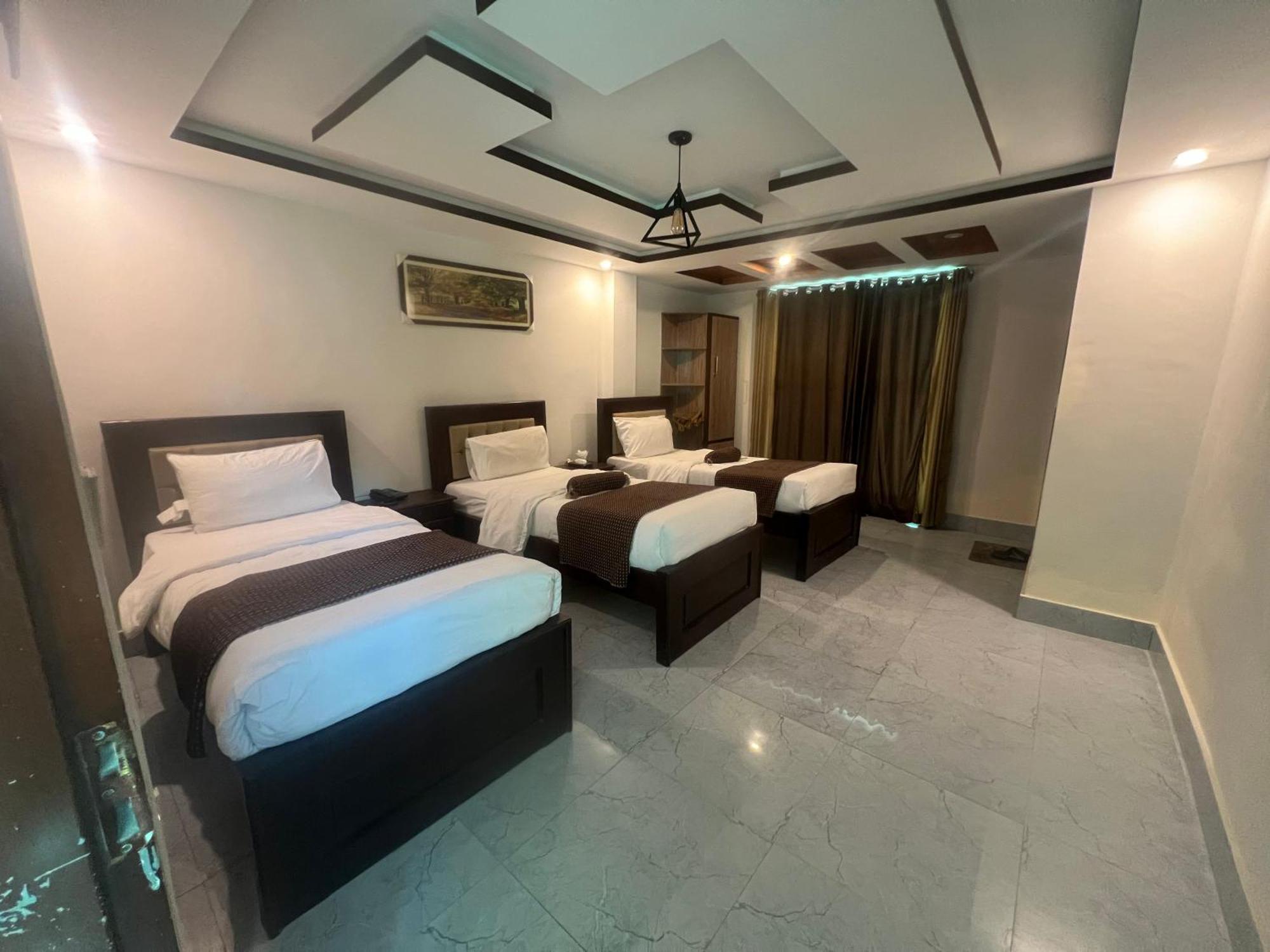 Hotel Birmingham Palace Kalam By Khan Familia Exterior foto